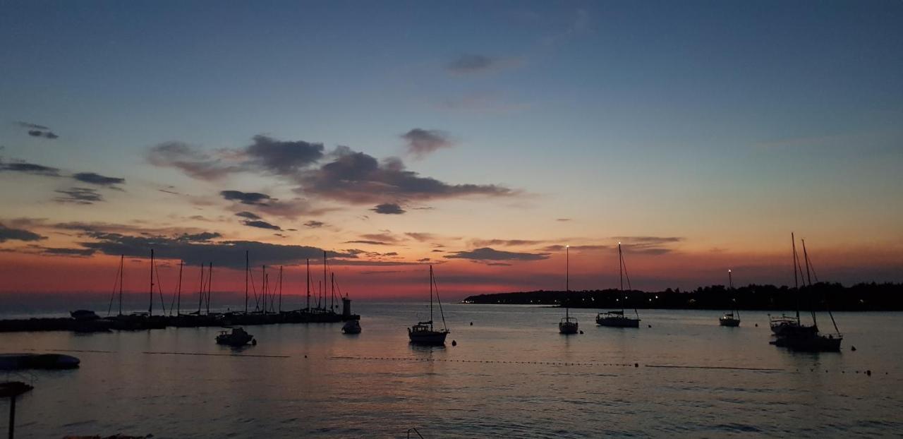 Lara Deluxe Superior 5 Star Apartment, Your Piece Of Heaven By The Sea & Park Novigrad Istria